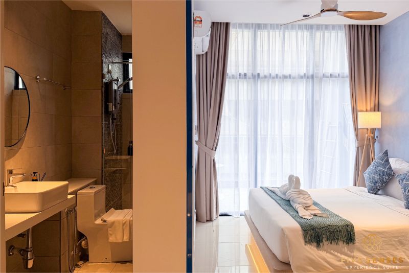 Signature One Bedroom Bathtub Suite - room photo 10